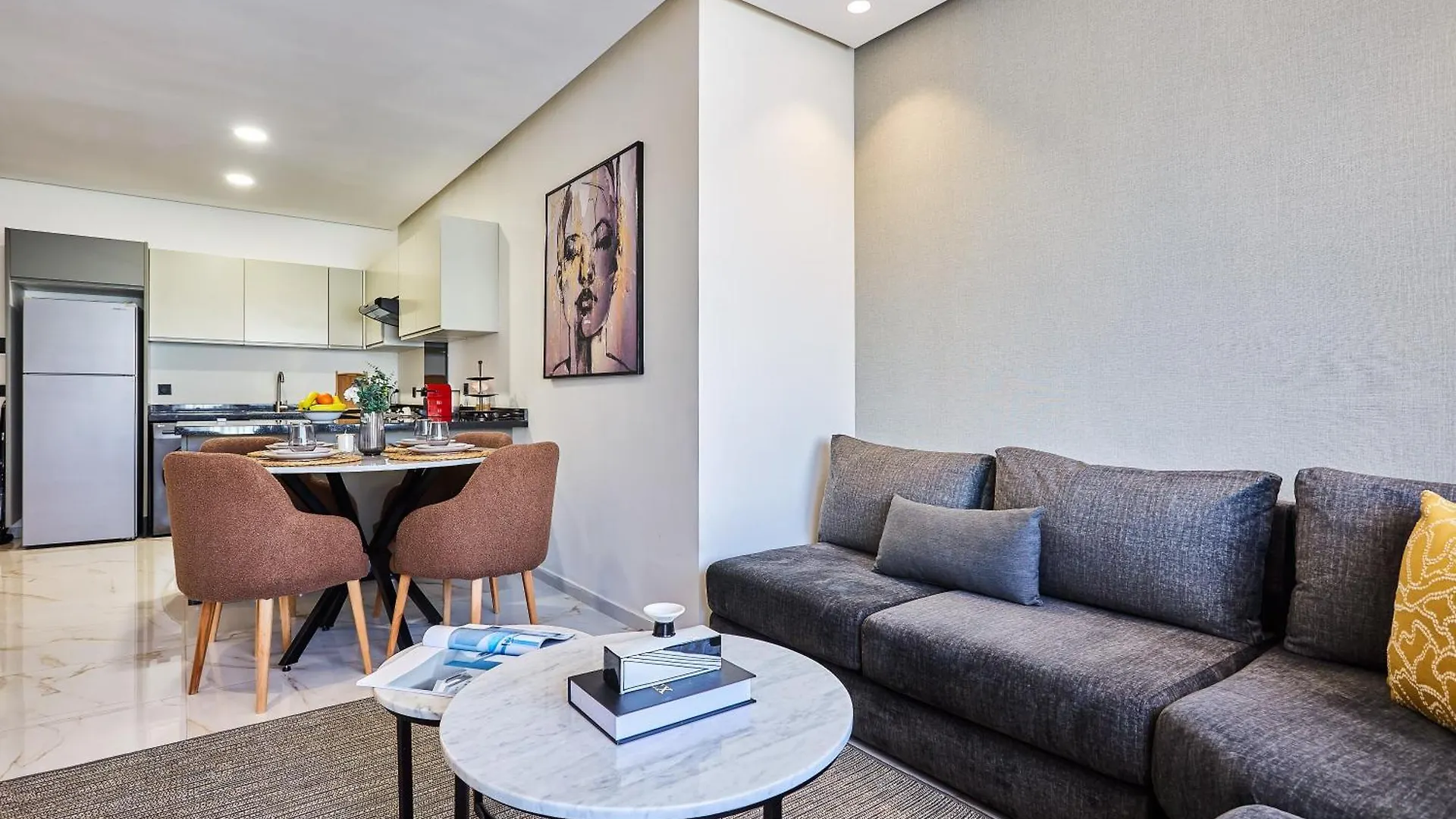 Appartement Sleek And Modern 2-Bed Unit In Downtown Casa à Casablanca