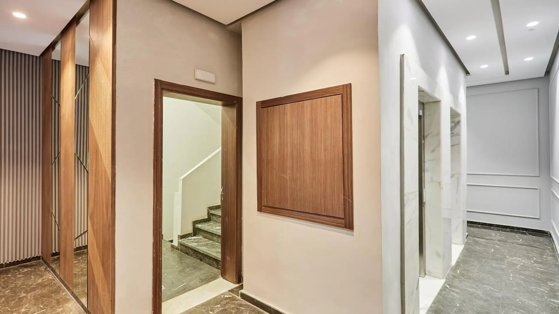 Appartement Sleek And Modern 2-Bed Unit In Downtown Casa à Casablanca 0*,  Maroc