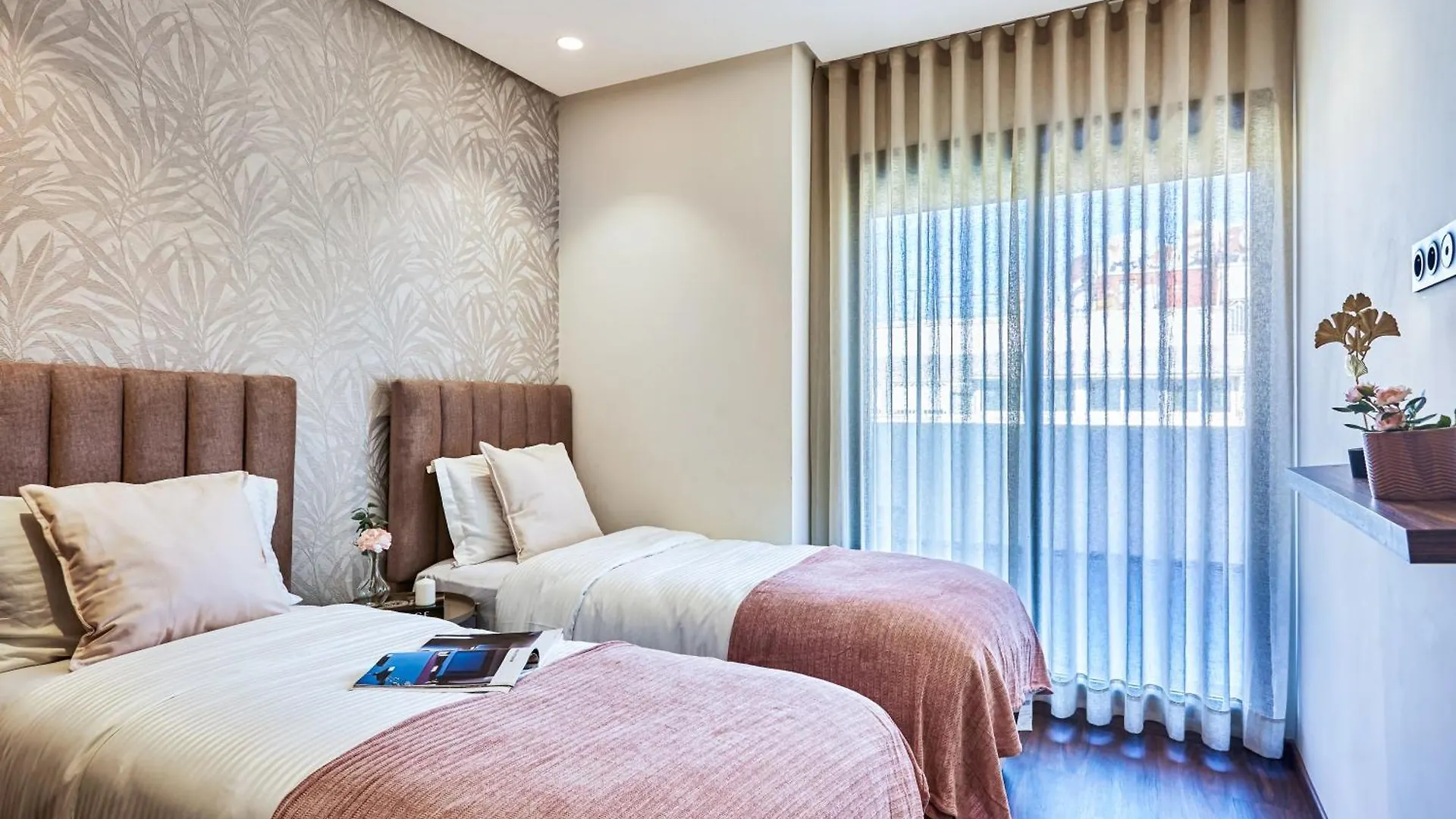 Appartement Sleek And Modern 2-Bed Unit In Downtown Casa à Casablanca Maroc