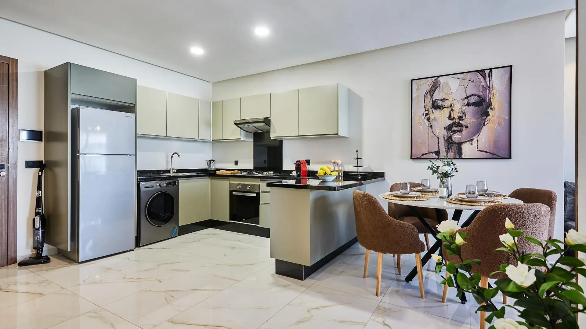 Appartement Sleek And Modern 2-Bed Unit In Downtown Casa à Casablanca