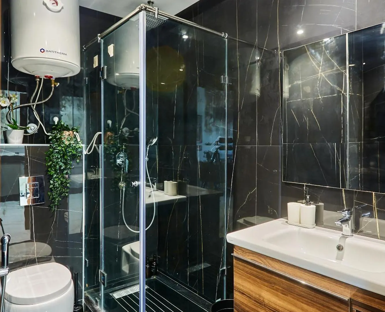 Appartement Sleek And Modern 2-Bed Unit In Downtown Casa à Casablanca